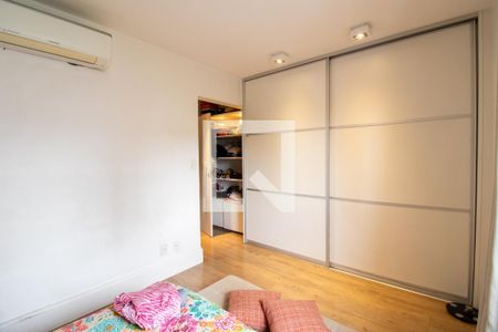 Apartamento à venda com 120m², 1 quarto e 1 vagaSuite