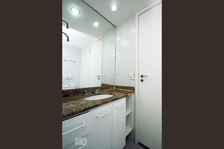 Apartamento para alugar com 79m², 2 quartos e 1 vagaBanheiro Corredor