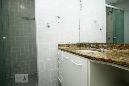 Apartamento para alugar com 79m², 2 quartos e 1 vagaBanheiro Corredor