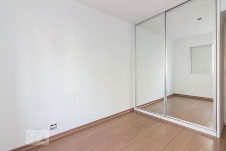 Quarto 2 de apartamento para alugar com 2 quartos, 62m² em Vila Constança, São Paulo
