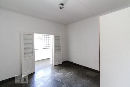 Casa à venda com 110m², 2 quartos e 1 vagaquarto 02