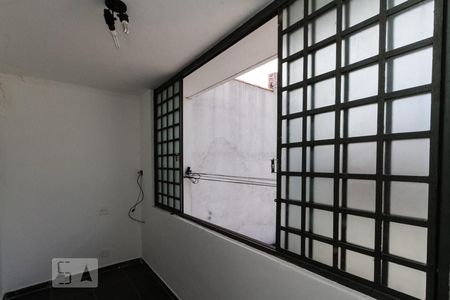Casa à venda com 110m², 2 quartos e 1 vagavaranda