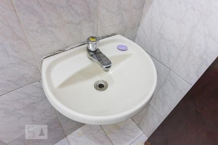 Lavabo de casa para alugar com 2 quartos, 77m² em Vila Germinal, São Paulo