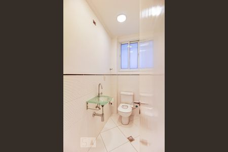 Casa à venda com 188m², 4 quartos e 4 vagas Casa à venda com 188m², 4 quartos e 4 vagasLavabo