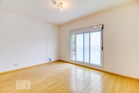 Casa à venda com 188m², 4 quartos e 4 vagas Casa à venda com 188m², 4 quartos e 4 vagasQuarto quarto