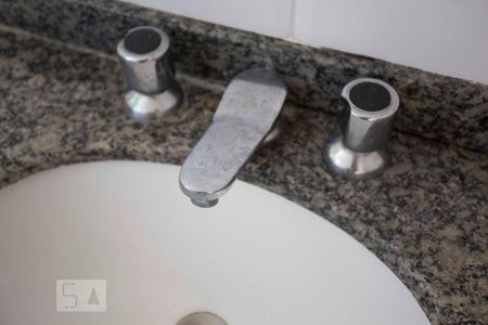 banheiro suíte de apartamento à venda com 2 quartos, 72m² em Icaraí, Niterói