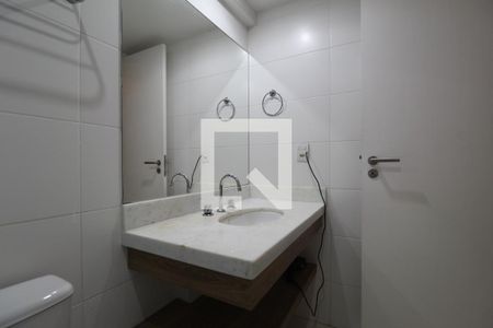 Banheiro da Suíte 1 de apartamento para alugar com 2 quartos, 68m² em Jacarepaguá, Rio de Janeiro