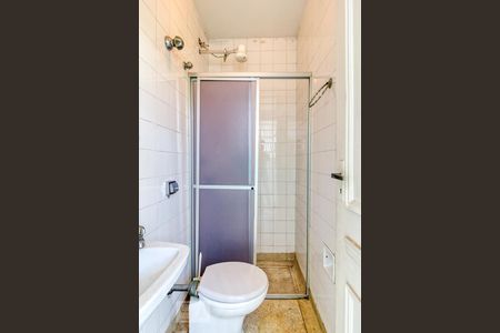 Casa para alugar com 303m², 3 quartos e 3 vagasBanheiro de serviço