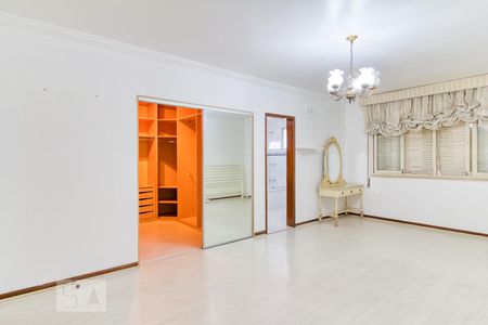 Casa para alugar com 303m², 3 quartos e 3 vagasSuíte principal