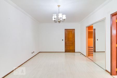 Casa para alugar com 303m², 3 quartos e 3 vagasSuíte principal