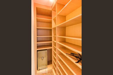 Casa para alugar com 303m², 3 quartos e 3 vagasArmário