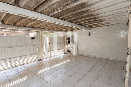 Casa à venda com 100m², 3 quartos e 2 vagasGaragem