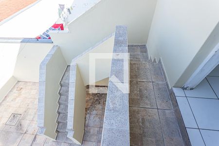 Casa à venda com 100m², 3 quartos e 2 vagasEscada externa