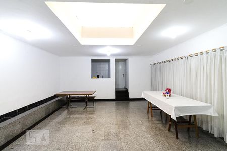 Apartamento para alugar com 112m², 2 quartos e 1 vagasalão de festa