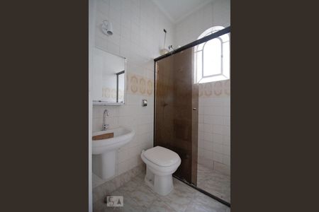 Casa para alugar com 180m², 3 quartos e 2 vagasBanheiro 