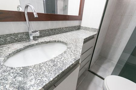 Banheiro  de apartamento à venda com 2 quartos, 67m² em Vila Mariana, São Paulo
