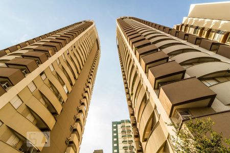 Apartamento para alugar com 90m², 3 quartos e 1 vagaFachada