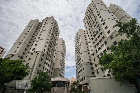 Apartamento à venda com 69m², 3 quartos e 1 vagaFachada