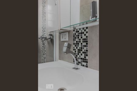 Banheiro de kitnet/studio para alugar com 1 quarto, 16m² em Vila Mariana, São Paulo