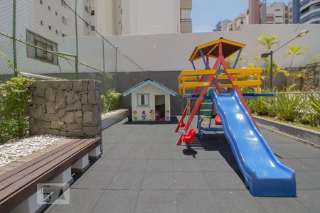 Apartamento à venda com 117m², 3 quartos e 2 vagas Apartamento à venda com 117m², 3 quartos e 2 vagasPlayground