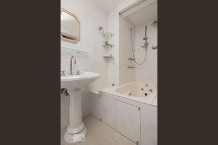 Apartamento à venda com 117m², 3 quartos e 2 vagas Apartamento à venda com 117m², 3 quartos e 2 vagasSuíte