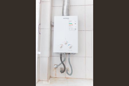 Banheiro aquecedor de apartamento para alugar com 1 quarto, 38m² em Tijuca, Rio de Janeiro