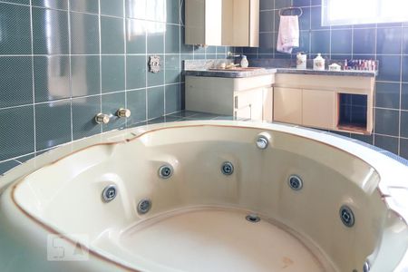 Casa para alugar com 380m², 3 quartos e 5 vagasBanheiro da suíte 1