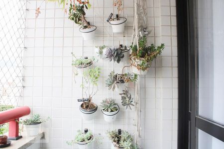 Apartamento à venda com 80m², 3 quartos e 1 vaga Apartamento à venda com 80m², 3 quartos e 1 vagaVaranda