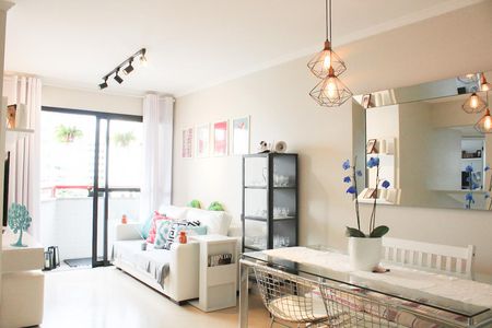 Apartamento à venda com 80m², 3 quartos e 1 vaga Apartamento à venda com 80m², 3 quartos e 1 vagaSala