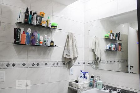 Apartamento à venda com 80m², 3 quartos e 1 vaga Apartamento à venda com 80m², 3 quartos e 1 vagaBanheiro social