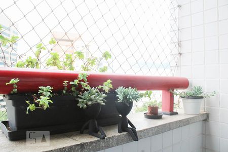 Apartamento à venda com 80m², 3 quartos e 1 vaga Apartamento à venda com 80m², 3 quartos e 1 vagaVaranda