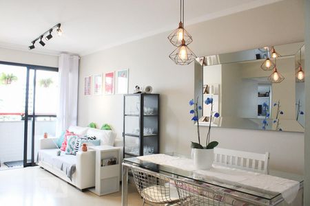 Apartamento à venda com 80m², 3 quartos e 1 vaga Apartamento à venda com 80m², 3 quartos e 1 vagaSala