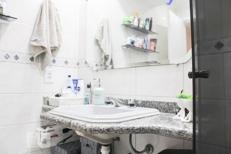 Apartamento à venda com 80m², 3 quartos e 1 vaga Apartamento à venda com 80m², 3 quartos e 1 vagaBanheiro social