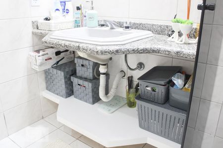 Apartamento à venda com 80m², 3 quartos e 1 vaga Apartamento à venda com 80m², 3 quartos e 1 vagaBanheiro social