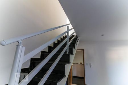 Apartamento à venda com 88m², 2 quartos e 1 vagaEscada