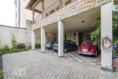 Casa à venda com 413m², 4 quartos e 4 vagasGaragem