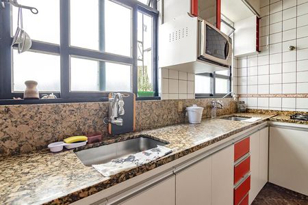 Casa à venda com 413m², 4 quartos e 4 vagasCozinha