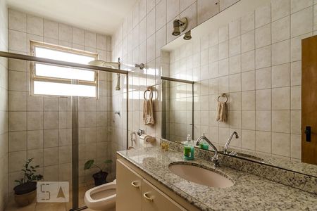 Casa à venda com 413m², 4 quartos e 4 vagasBanheiro Social