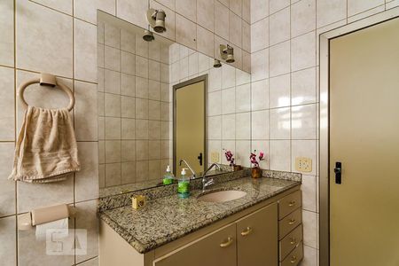 Casa à venda com 413m², 4 quartos e 4 vagasBanheiro Social