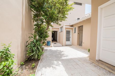 Casa à venda com 260m², 3 quartos e 2 vagasQuintal