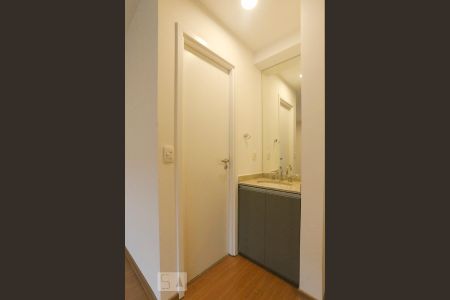 Banheiro de kitnet/studio à venda com 1 quarto, 31m² em Pinheiros, São Paulo