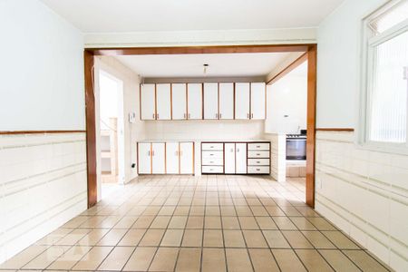 Casa para alugar com 400m², 7 quartos e 2 vagasCozinha 01