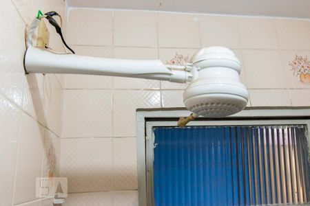 Casa para alugar com 400m², 7 quartos e 2 vagasChuveiro do Banheiro de Serviço