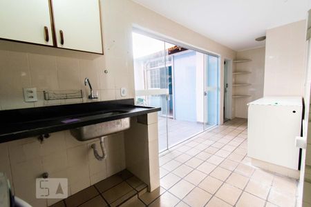 Casa para alugar com 400m², 7 quartos e 2 vagasCozinha 01