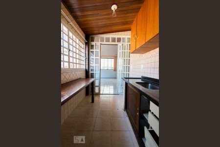 Casa para alugar com 400m², 7 quartos e 2 vagasCozinha 02 Segundo Andar