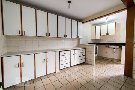 Casa para alugar com 400m², 7 quartos e 2 vagasCozinha 01