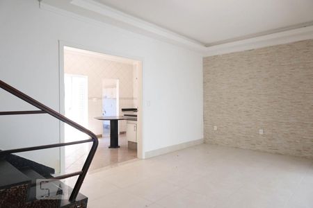 Sala de casa para alugar com 2 quartos, 120m² em Centro, Jundiaí