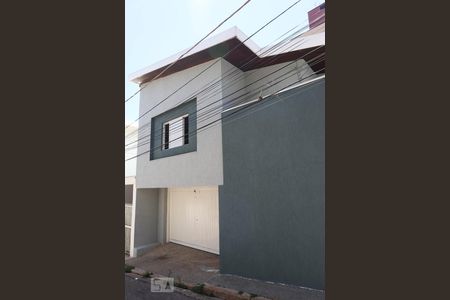 Casa à venda com 120m², 2 quartos e 3 vagasFachada