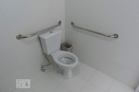 Banheiro de apartamento para alugar com 1 quarto, 33m² em Liberdade, São Paulo