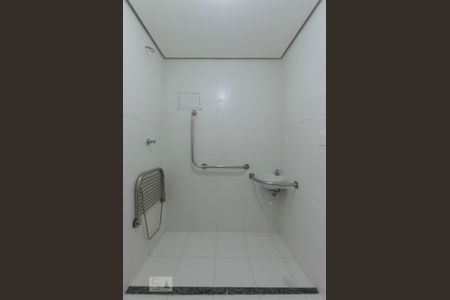Banheiro de apartamento para alugar com 1 quarto, 33m² em Liberdade, São Paulo